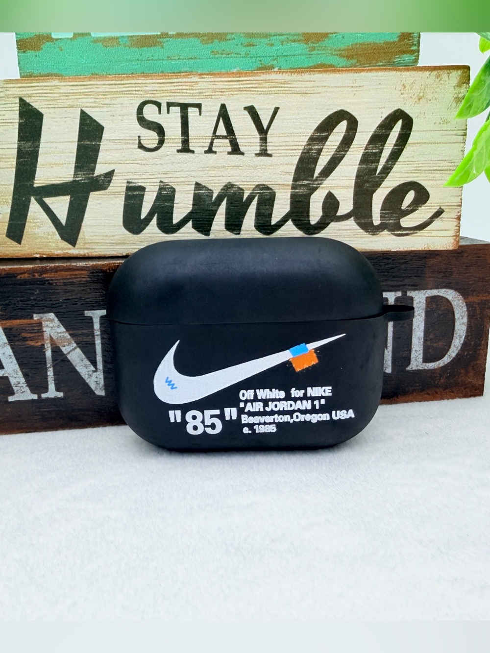 Nike OFF WHITE Design Protective Case for AirPods Pro 3 (2025) Matte Black - Picture 2 of 10